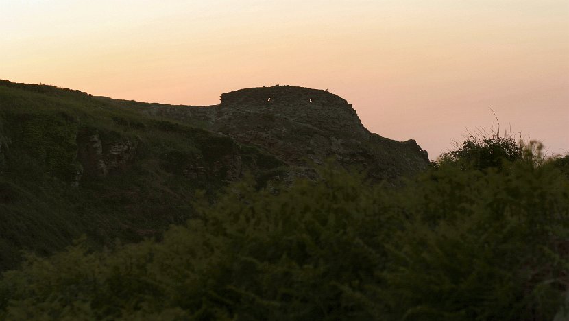 Tintagel Castle Courtyard 2006-06-05@1222-26